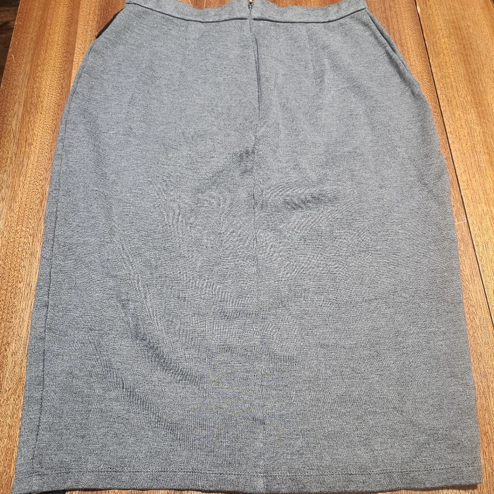 Bebe Elegant Gray Wrap Skirt Sz 6 - Picture 7 of 13